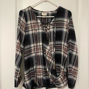 Knox Rose plaid long sleeve top. Size small